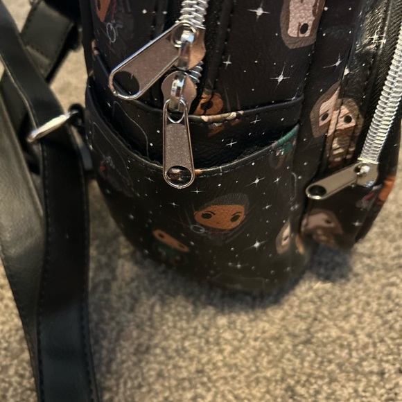 Star Wars mini backpack w/adjustable straps one zipper picket and 2 side pockets main image 7